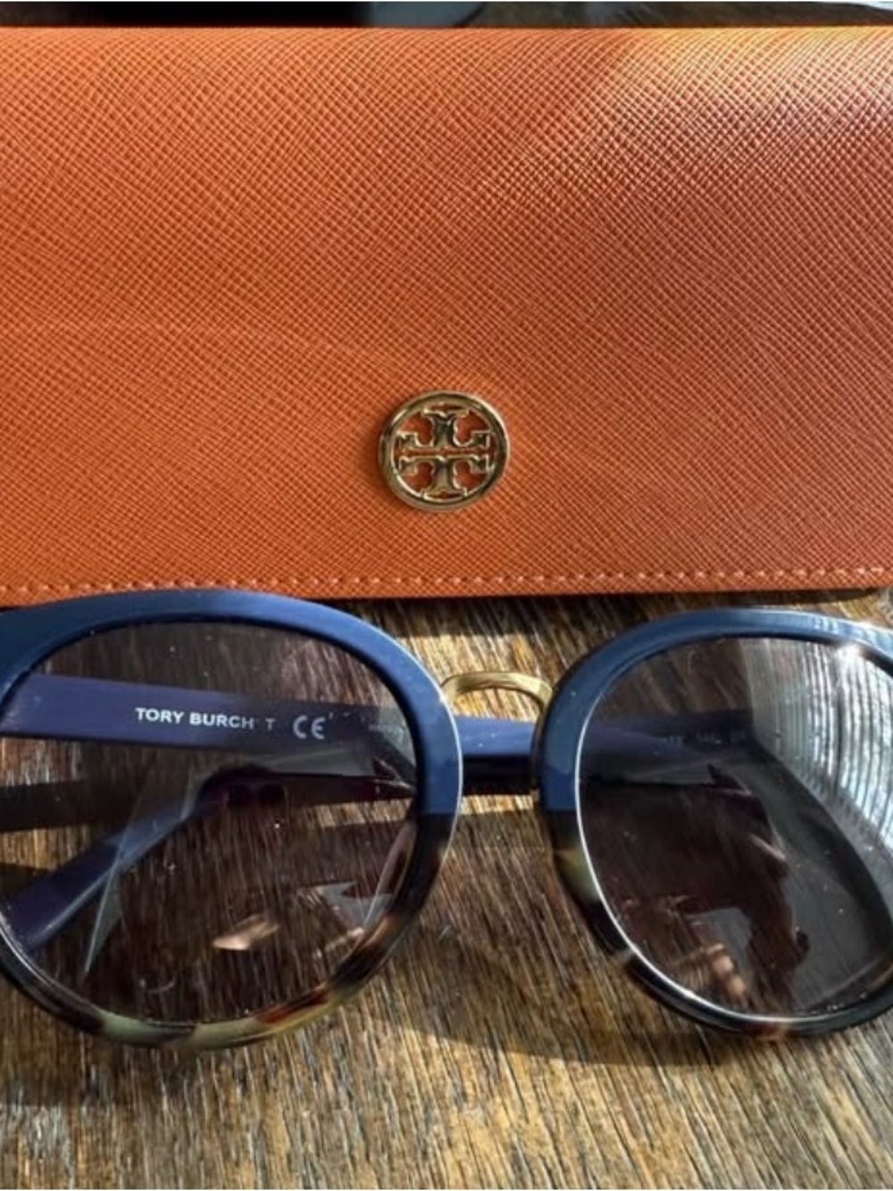 Tory Burch Navy Blue and Tortoiseshell Round Sunglasses with Orange Logo Case